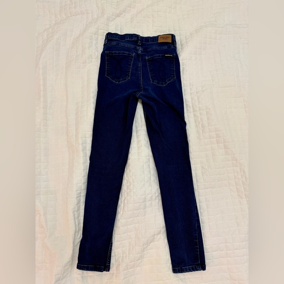 Flattering Calvin Klein Skinny Jeans – comfy stretch, perfect fit! - Picture 4 of 5